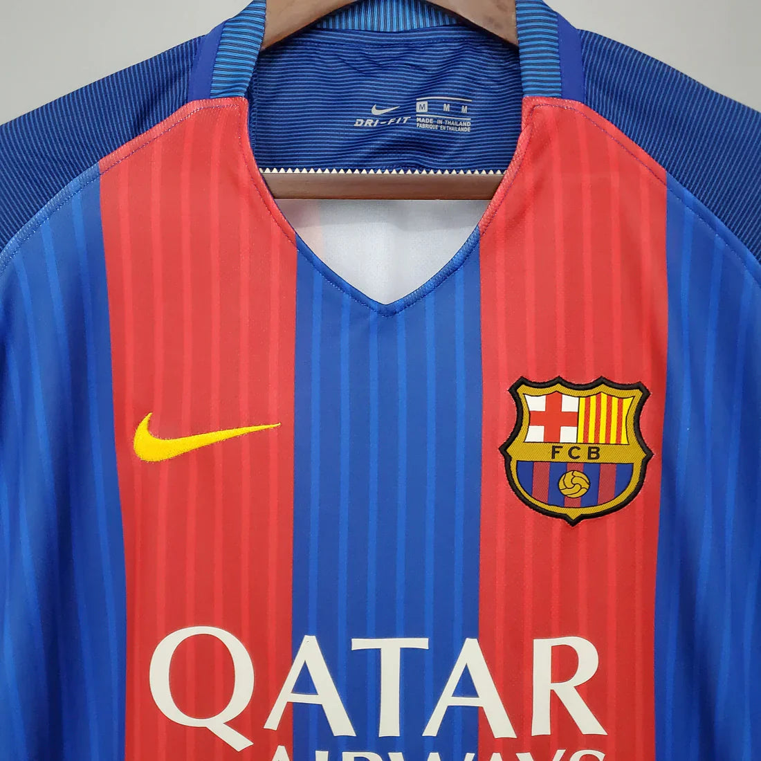 Retro Barcelona 16/17 home