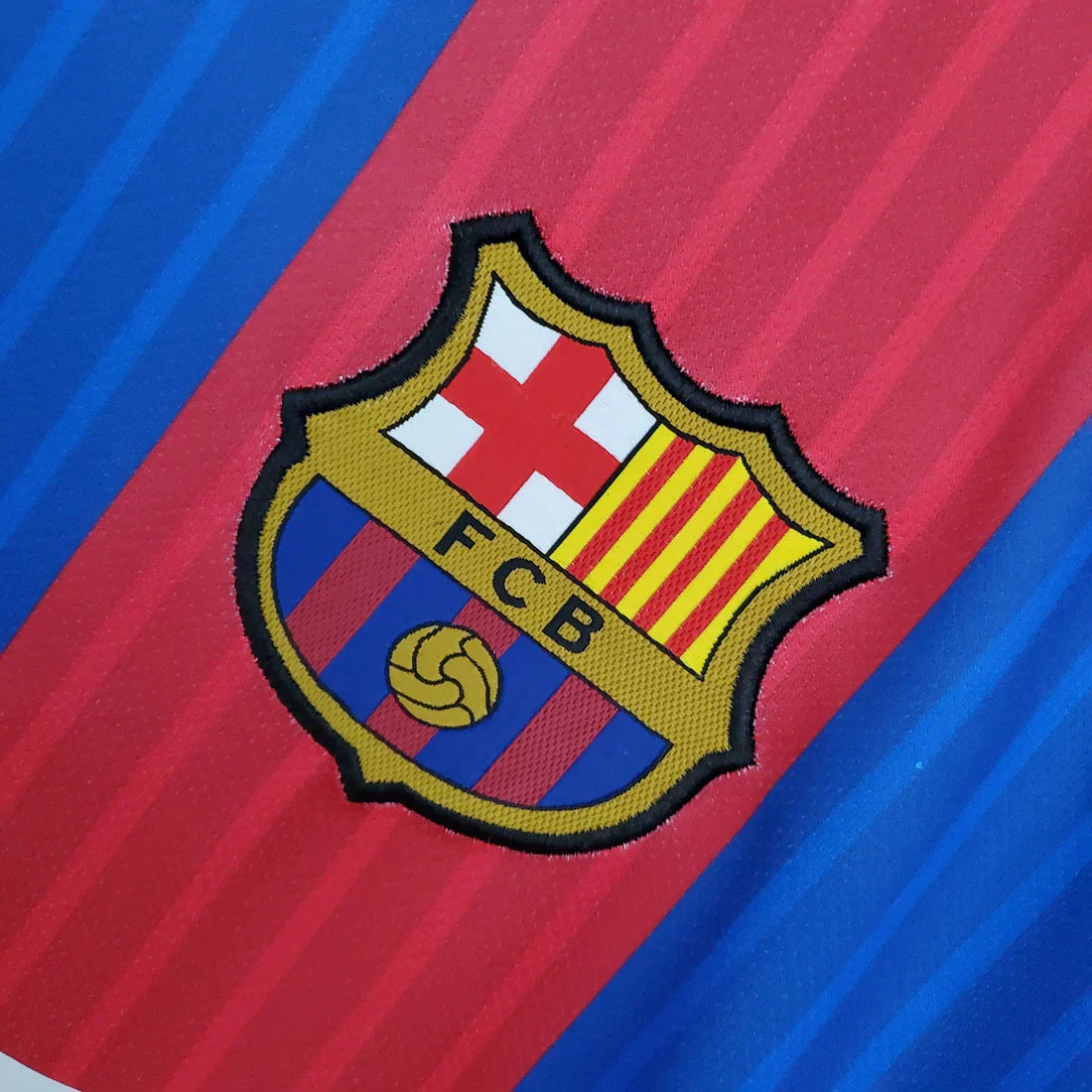 Retro Barcelona 16/17 home
